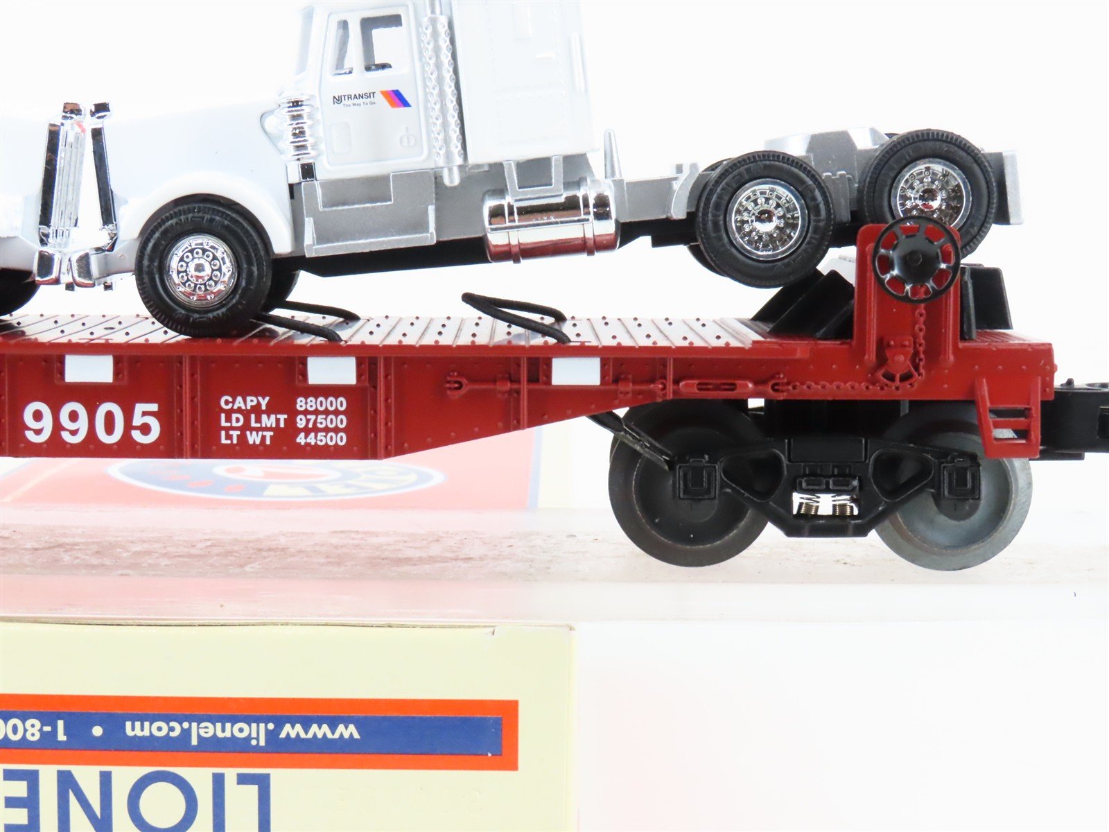 O Gauge 3-Rail Lionel 6-37839 NJTR NJ Transit Flat Car #9905 w/ Semi-Tractors
