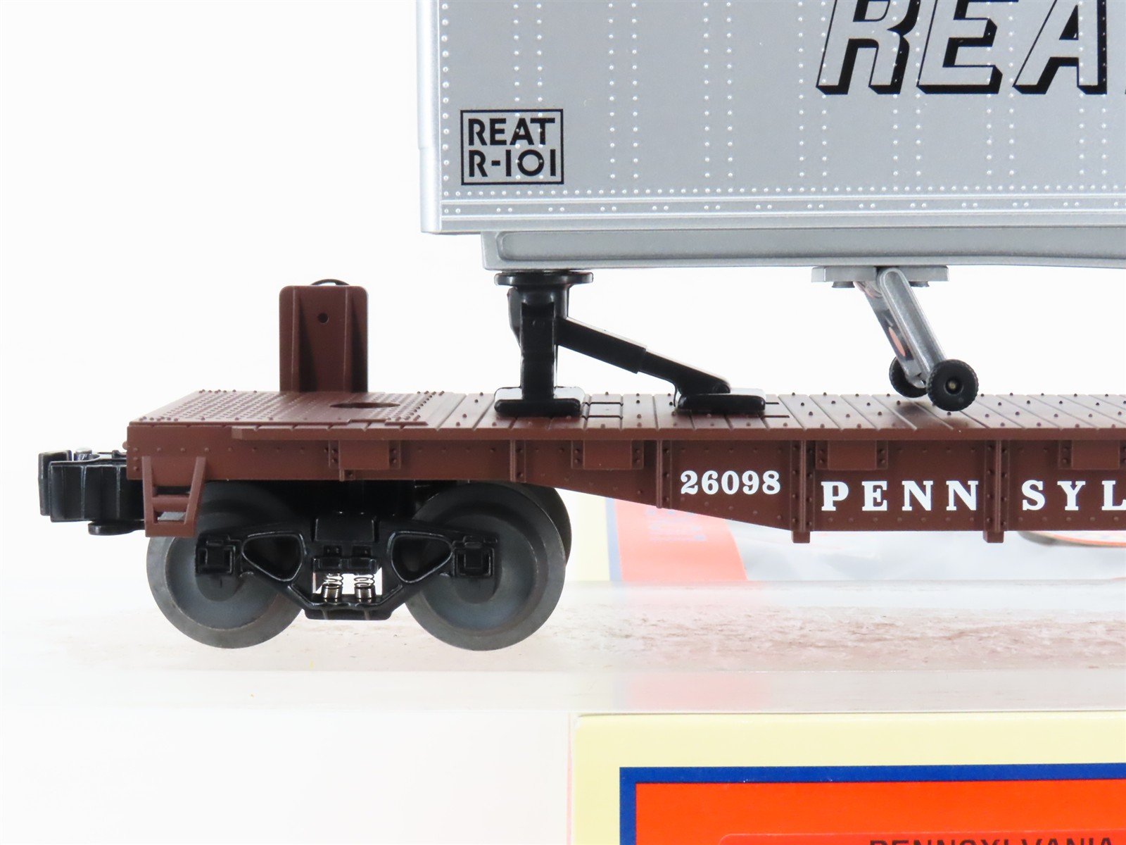 O Gauge 3-Rail Lionel 6-26098 PRR TOFC Flat Car #26098 w/ REA Leasing Trailer
