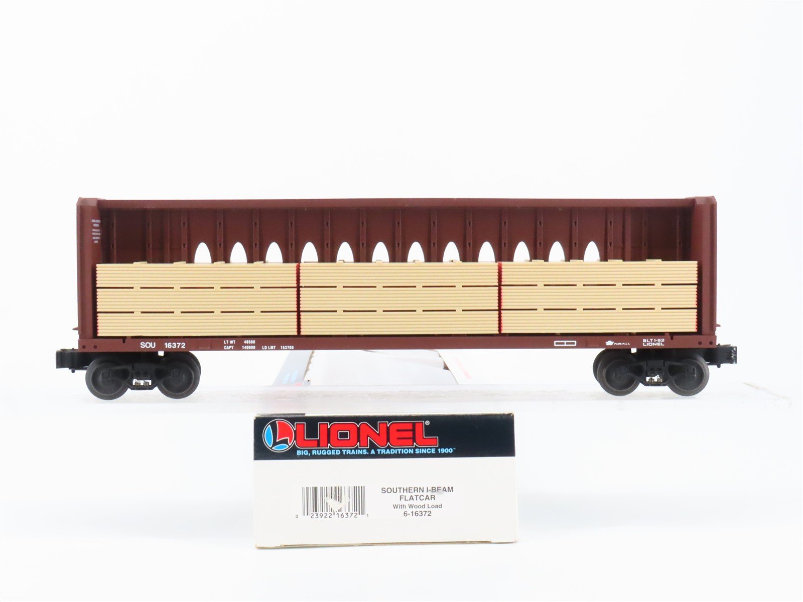 O Gauge 3-Rail Lionel 6-16372 SOU Southern Centerbeam Flat Car w/ Lumber Load