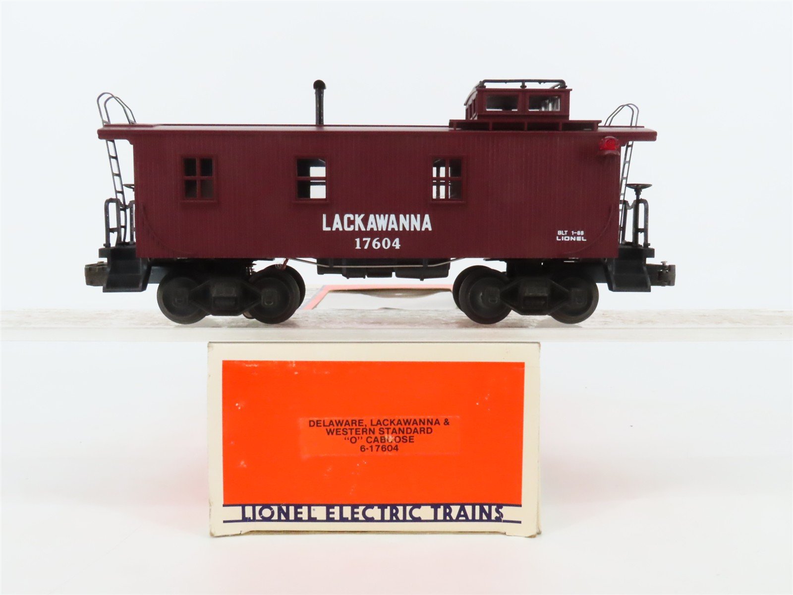 O Gauge 3-Rail Lionel 6-17604 DL&W Lackawanna Railroad Cupola Caboose #17604