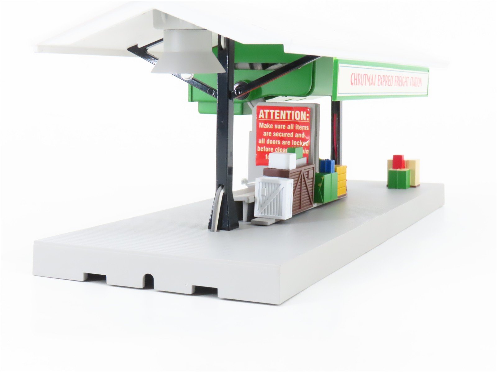 O Scale MTH Rail King 30-9160 North Pole Operating Freight Platform
