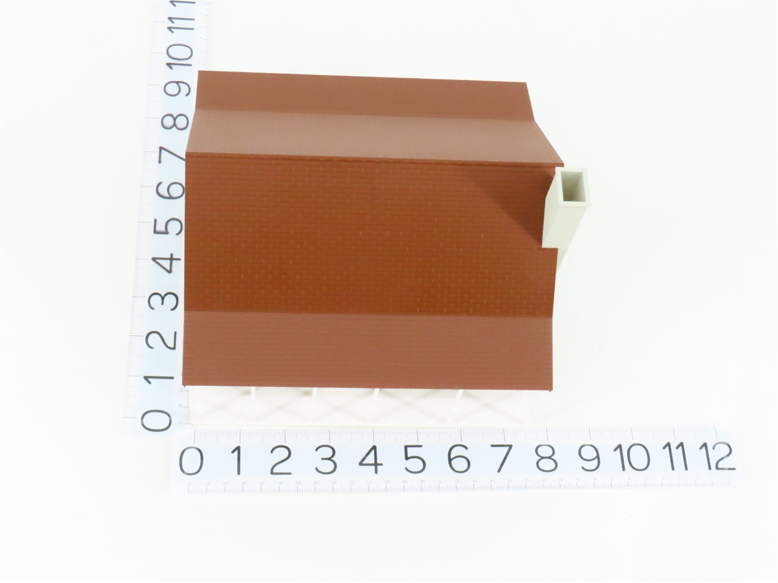 O 1/48 Scale Lionel Lionelville 6-34108 Suburban House