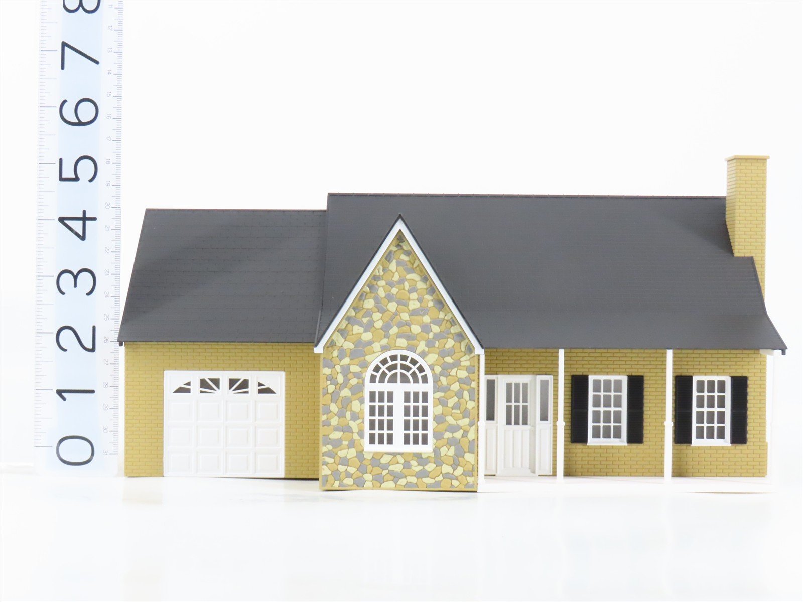 O 1/48 Scale Lionel Lionelville 6-34111 Deluxe Fieldstone House