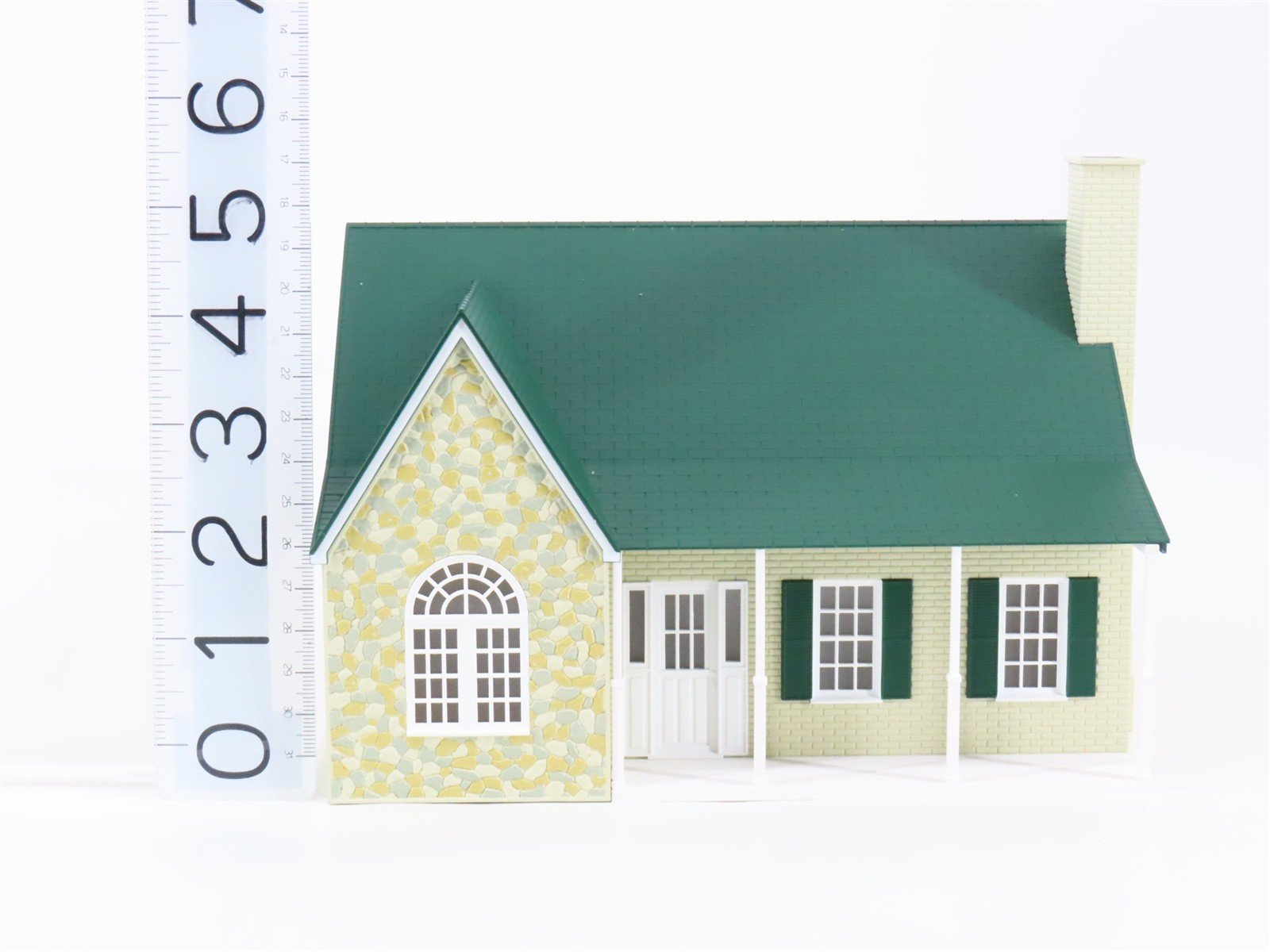 O 1/48 Scale Lionel Lionelville 6-34112 Fieldstone House