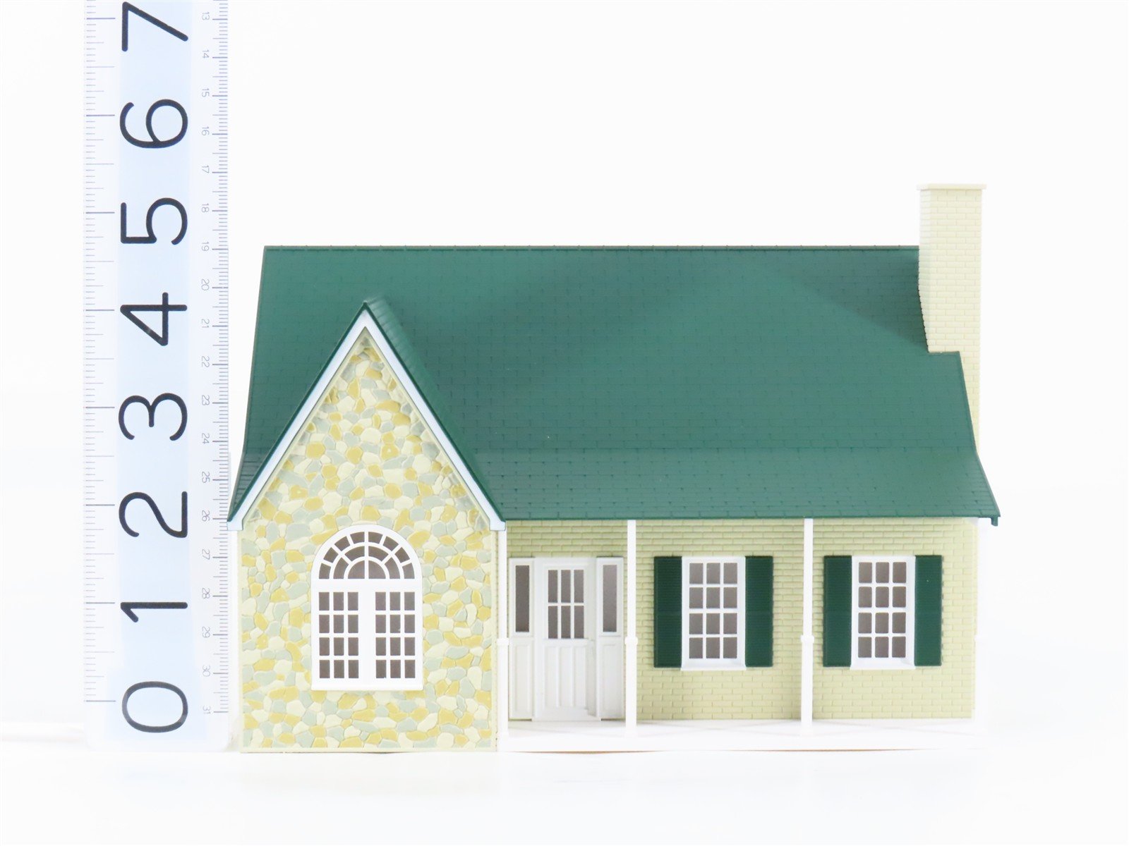 O 1/48 Scale Lionel Lionelville 6-34112 Fieldstone House