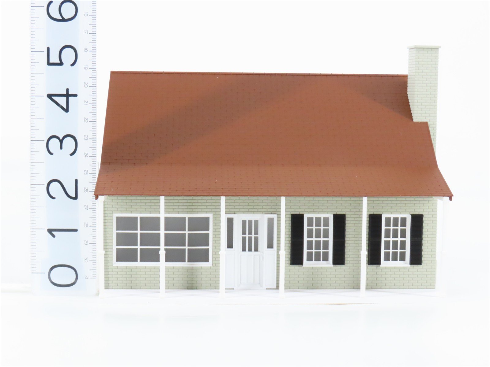 O 1/48 Scale Lionel Lionelville 6-34108 Suburban House