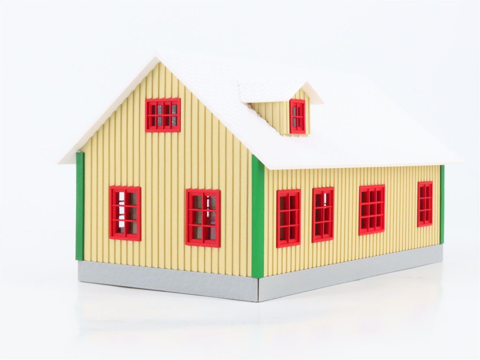 O 1/48 Scale MTH Rail King 30-90256 Santa's Workshop