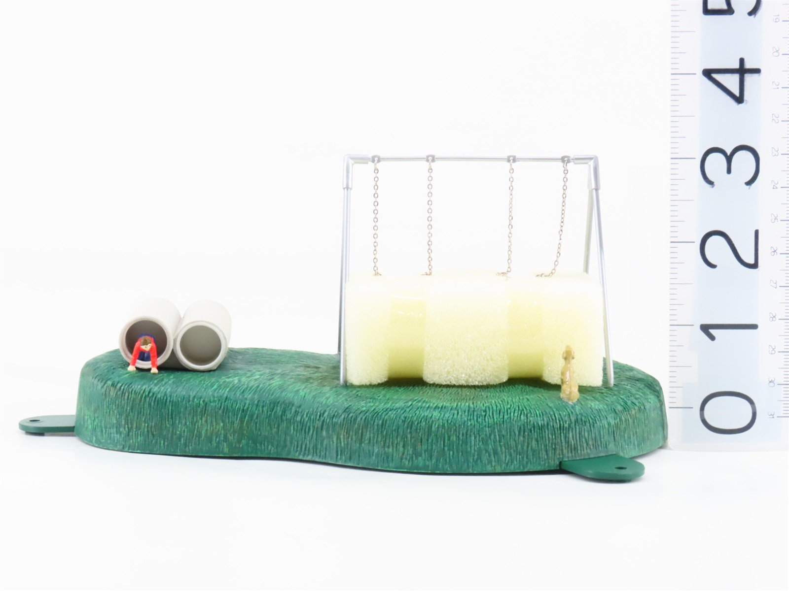 O Scale Lionel 6-14199 Playground Swings Operating Scenery