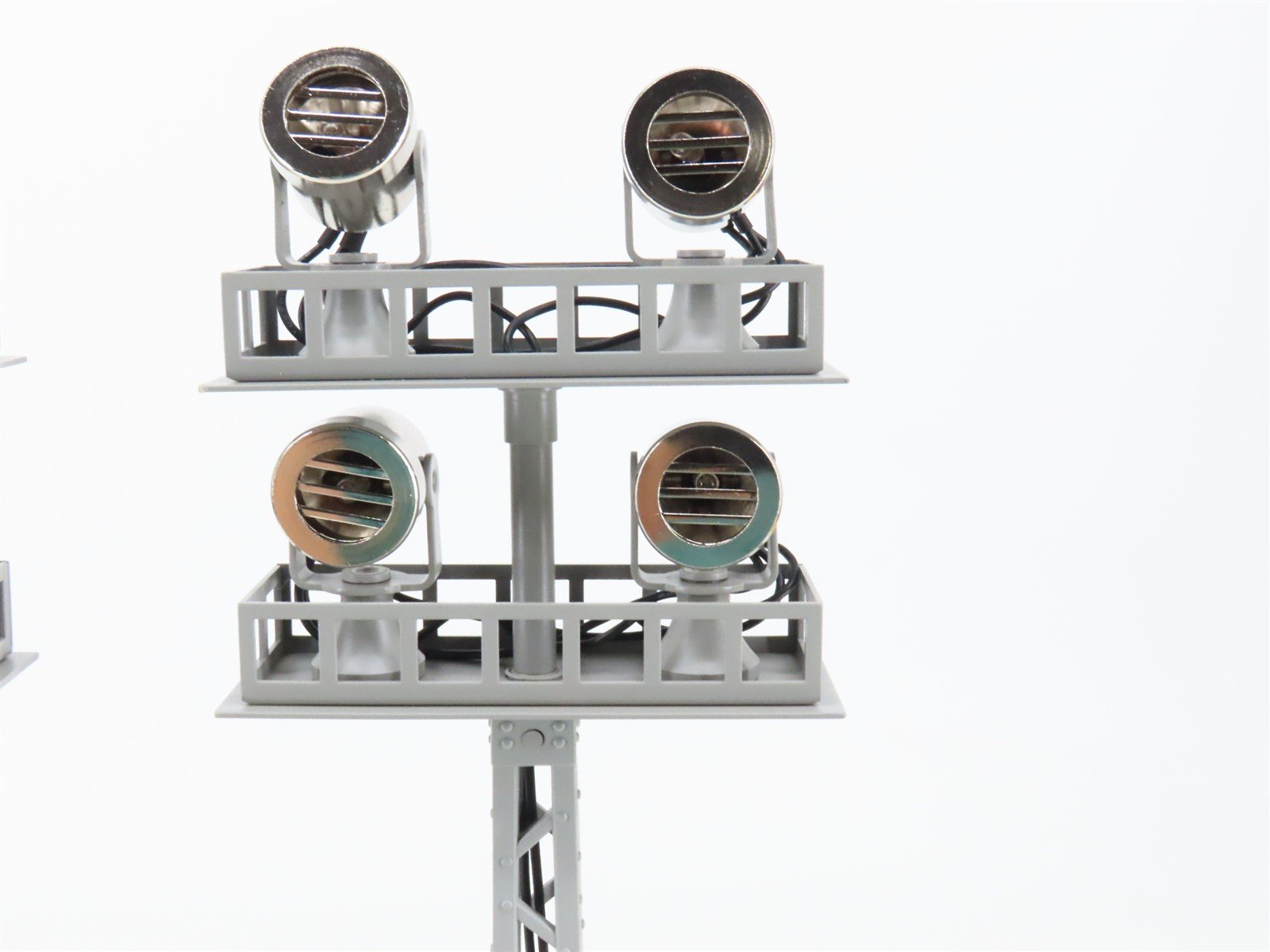 O Scale MTH Rail King 30-11039 Floodlight Tower 2-Piece Set