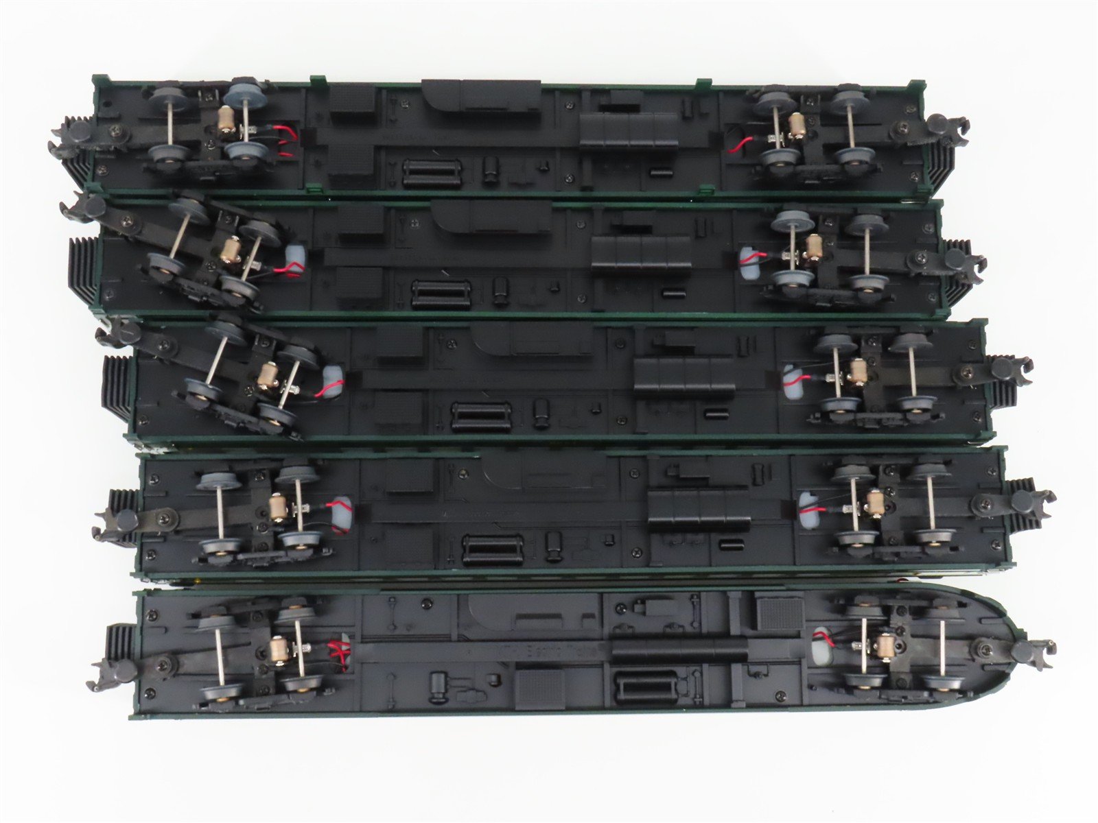 O Gauge 3-Rail MTH 20-6560 Erie 70' Streamlined Passenger 5-Car Set