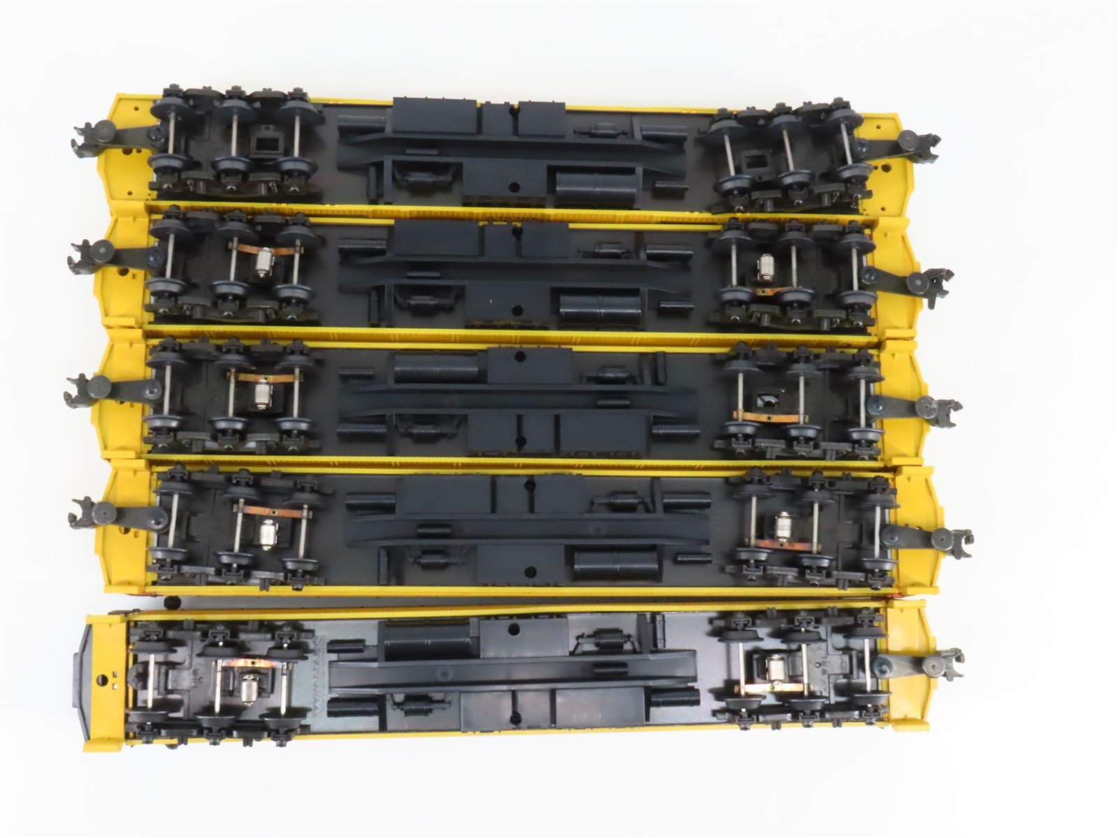 O Gauge 3-Rail Scale Madison Chessie System Passenger 5-Car Set