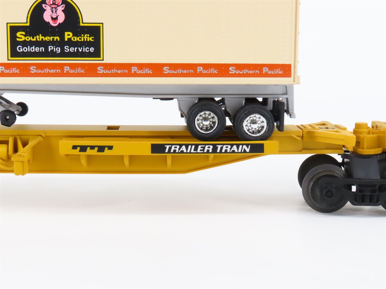 O Gauge 3-Rail Lionel 6-16345 TTUX Southern Pacific Flat Car w/ Trailers Set