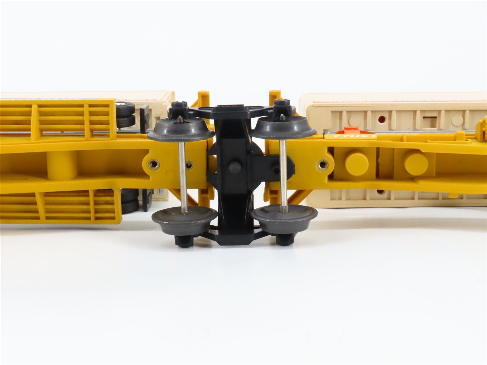 O Gauge 3-Rail Lionel 6-16345 TTUX Southern Pacific Flat Car w/ Trailers Set