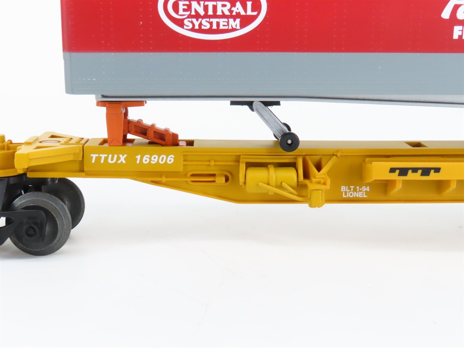 O Gauge 3-Rail Lionel 6-16904 TTUX NYC New York Central Flat Car w/ Trailers