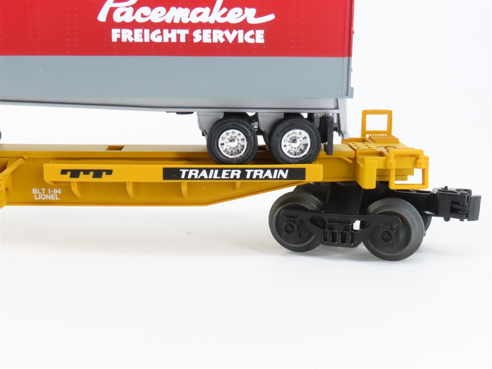 O Gauge 3-Rail Lionel 6-16904 TTUX NYC New York Central Flat Car w/ Trailers