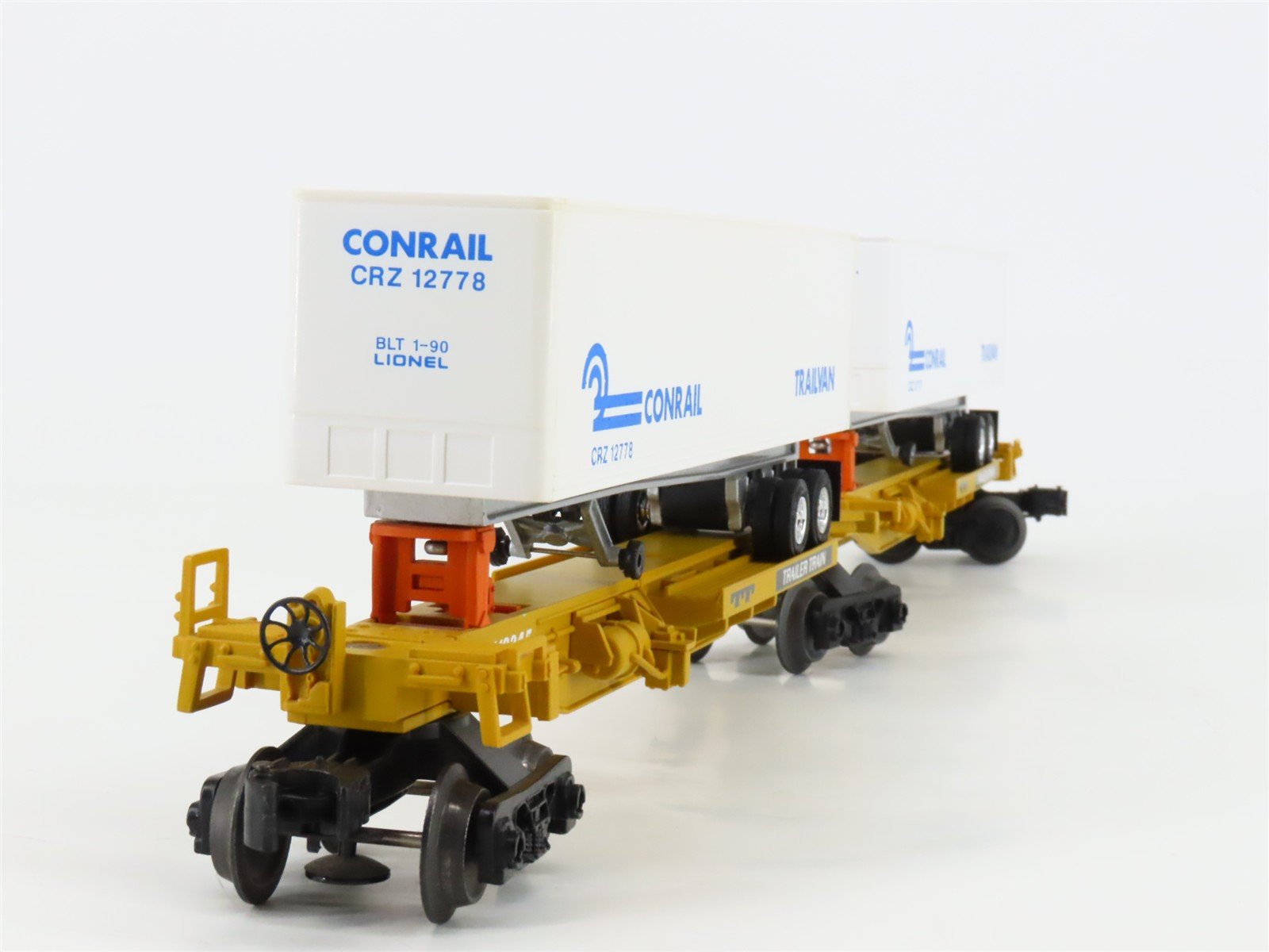 O Gauge 3-Rail Lionel TTUX Trailer Train Flat Car w/ CR Conrail Trailers