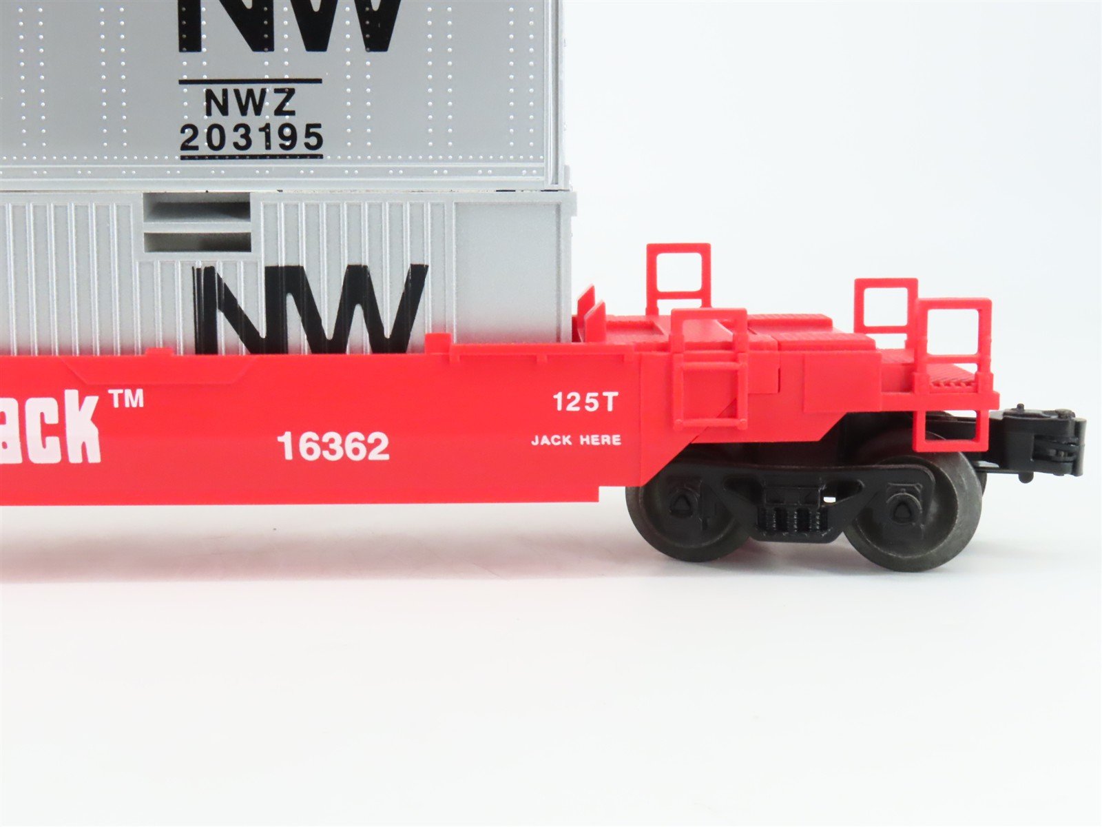 O Gauge 3-Rail Lionel 6-16360 NW Railroad Maxi Stack Flat Car w/ Containers