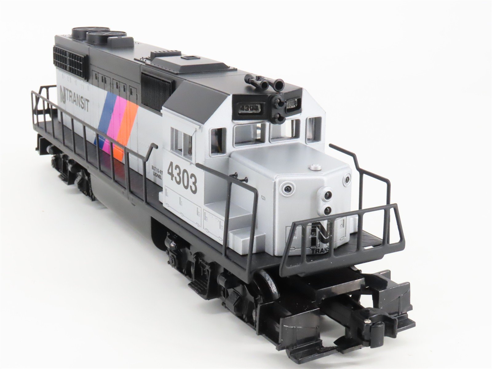 O Gauge 3-Rail Lionel 71-1833-212 1997 NJ Transit Diesel Passenger Set w/Track