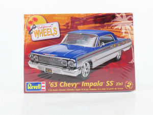 1:25 Scale Revell 2 'n 1 Kit 85-4278 '63 Chevy Impala SS - Sealed