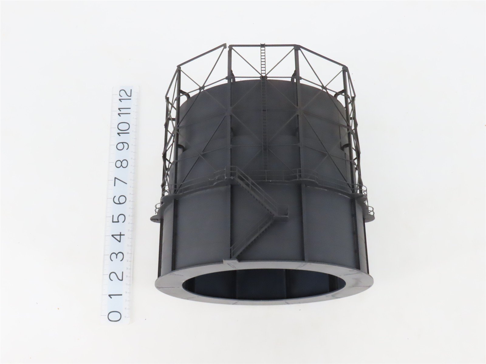 HO Scale Walthers 933-2907 Gas Storage Tank