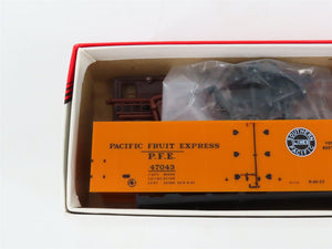 LOT of 3 HO Scale Intermountain PFE Pacific Growers Express Reefer Cars Kits
