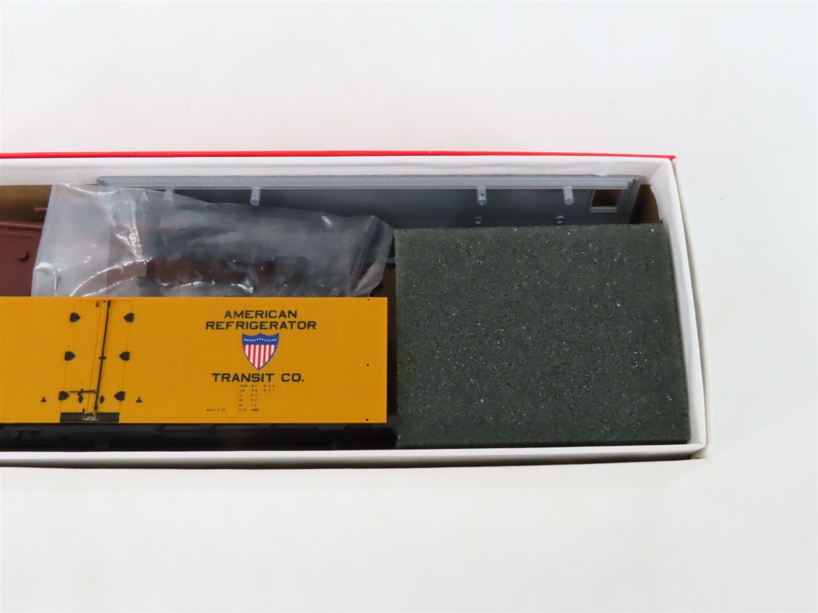 LOT of 4 HO Scale Intermountain ART American Reefer Transit Reefer Cars Kits