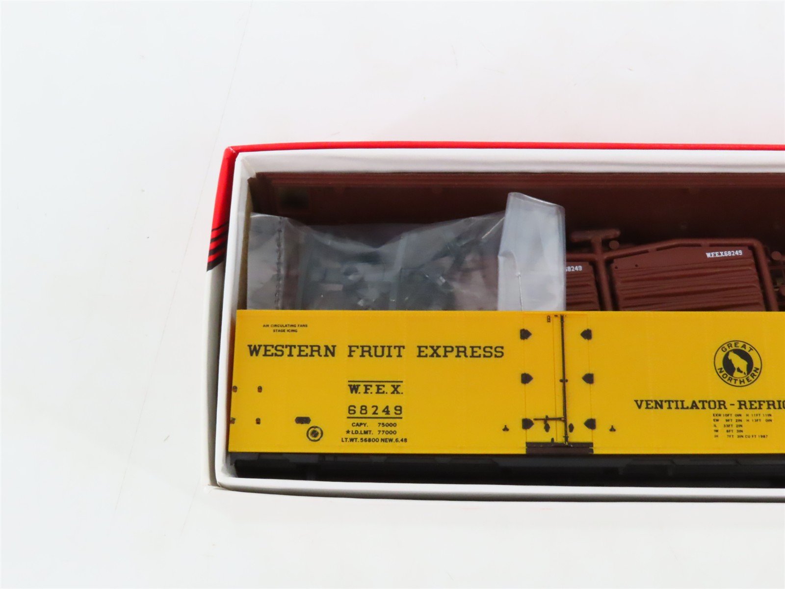 LOT of 3 HO Scale Intermountain WFEX Western Fruit Express Reefer Cars Kits