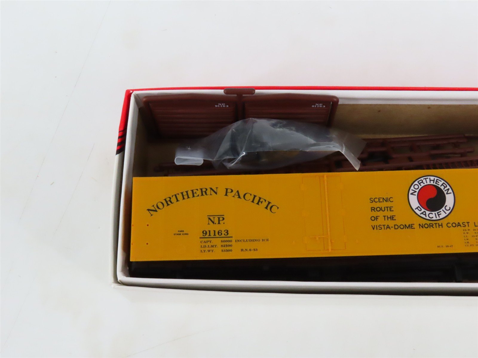 LOT of 3 HO Scale Intermountain NP Northern Pacific Reefer Cars Kits