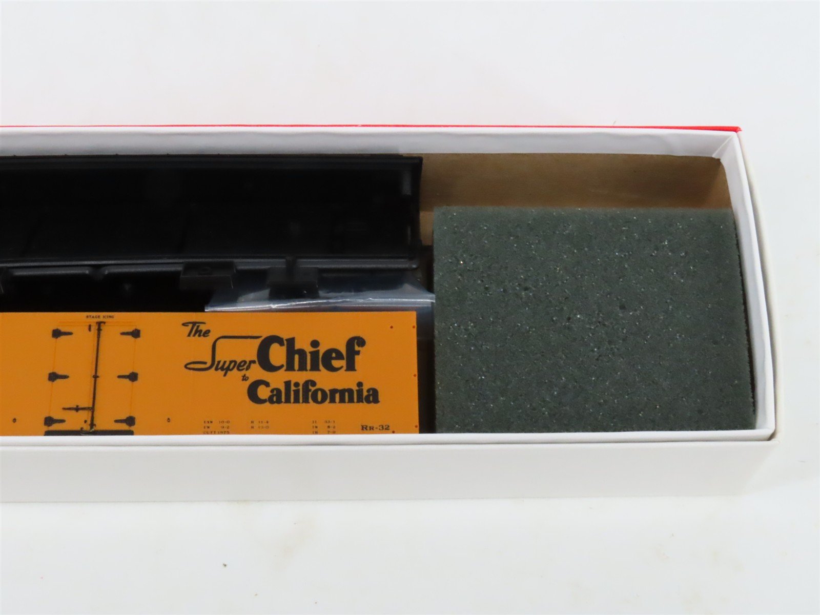 LOT of 3 HO Scale Intermountain SFRD Santa Fe Refrigerator Cars Kits