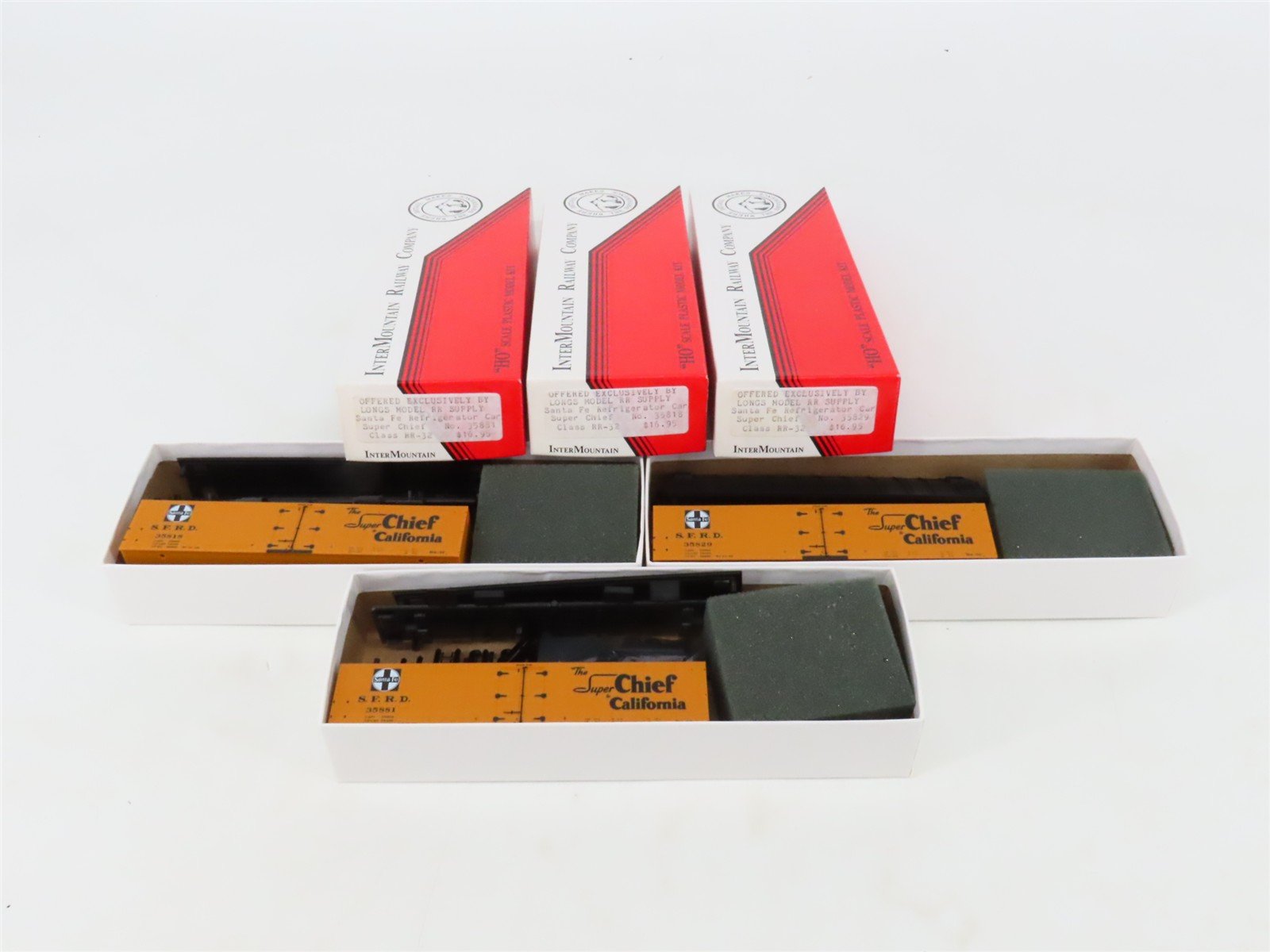 LOT of 3 HO Scale Intermountain SFRD Santa Fe Refrigerator Cars Kits