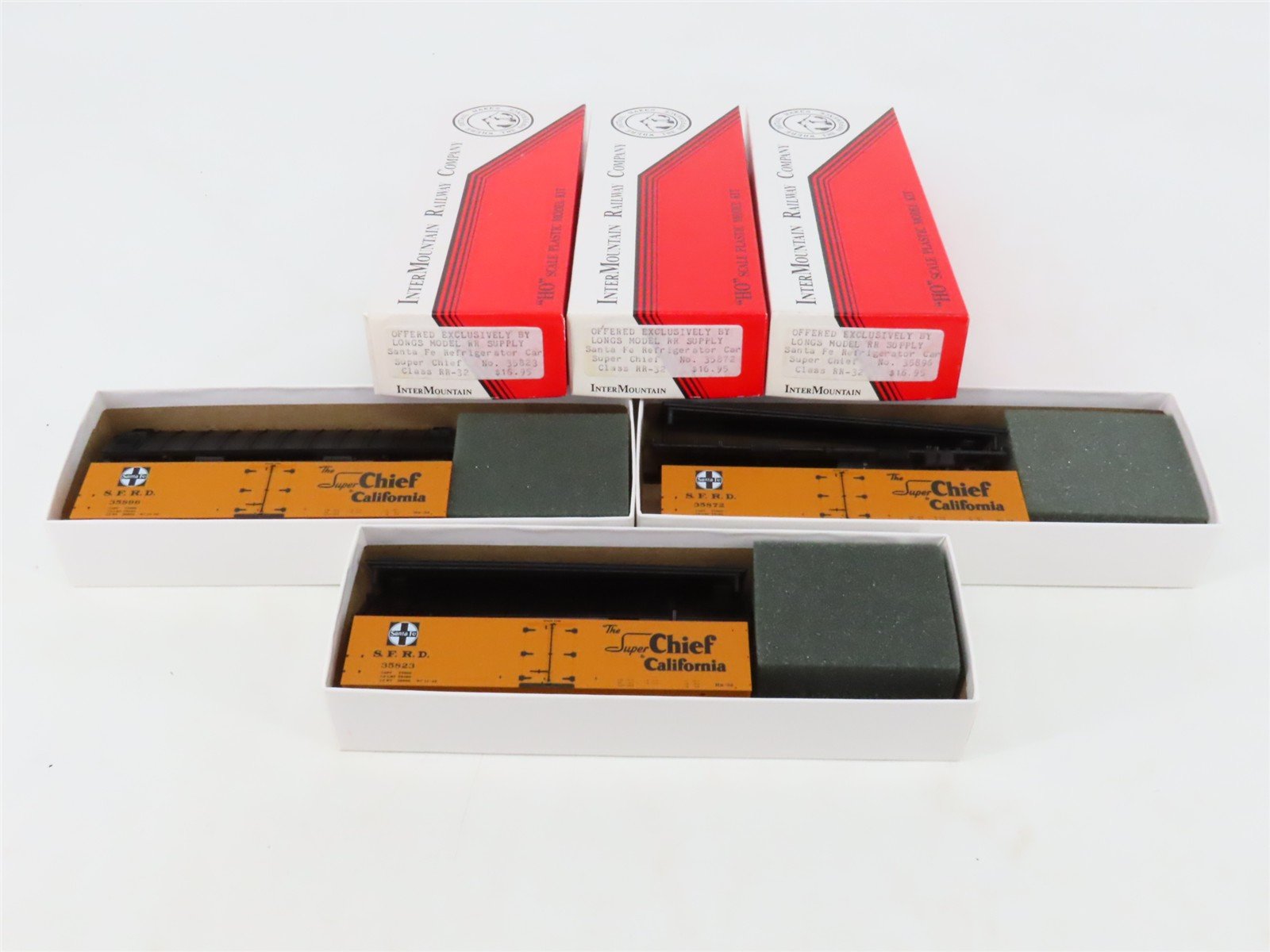 LOT of 3 HO Scale Intermountain SFRD Santa Fe Refrigerator Cars Kits
