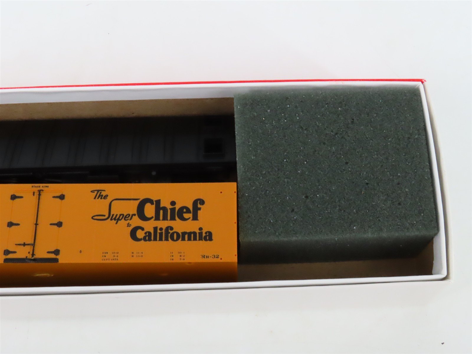 LOT of 3 HO Scale Intermountain SFRD Santa Fe Refrigerator Cars Kits