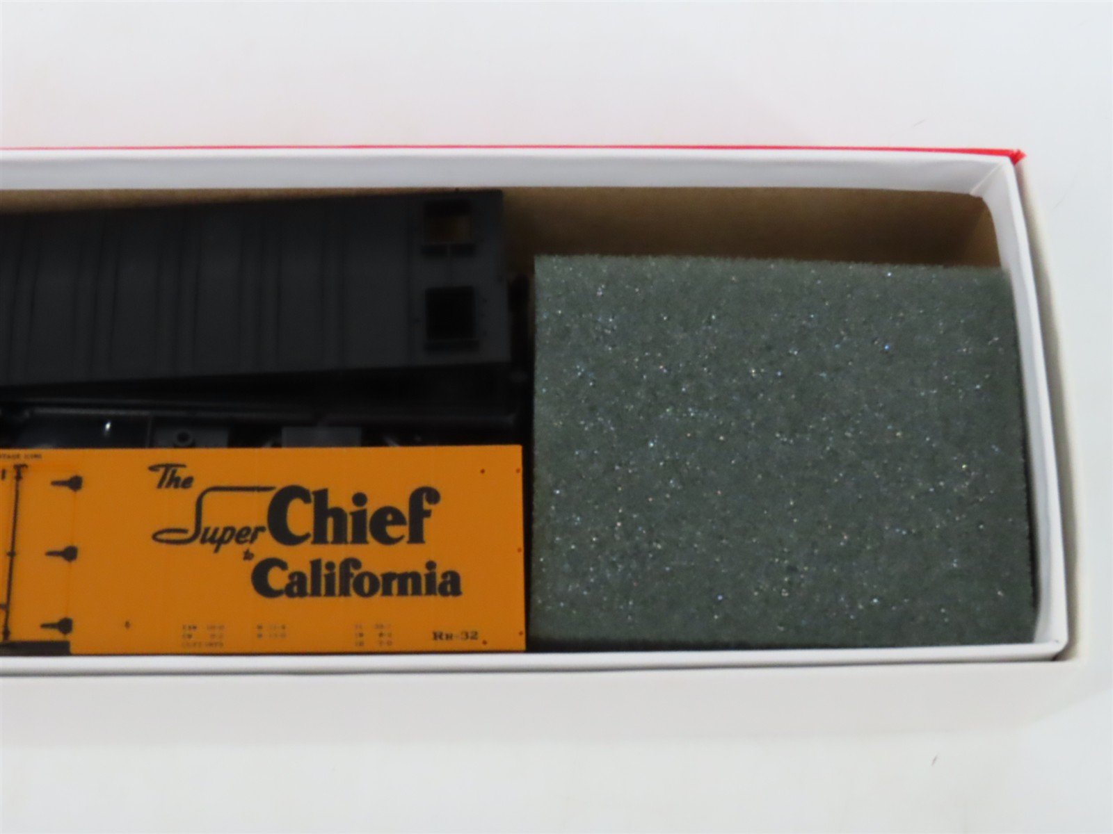 LOT of 3 HO Scale Intermountain SFRD Santa Fe Refrigerator Cars Kits