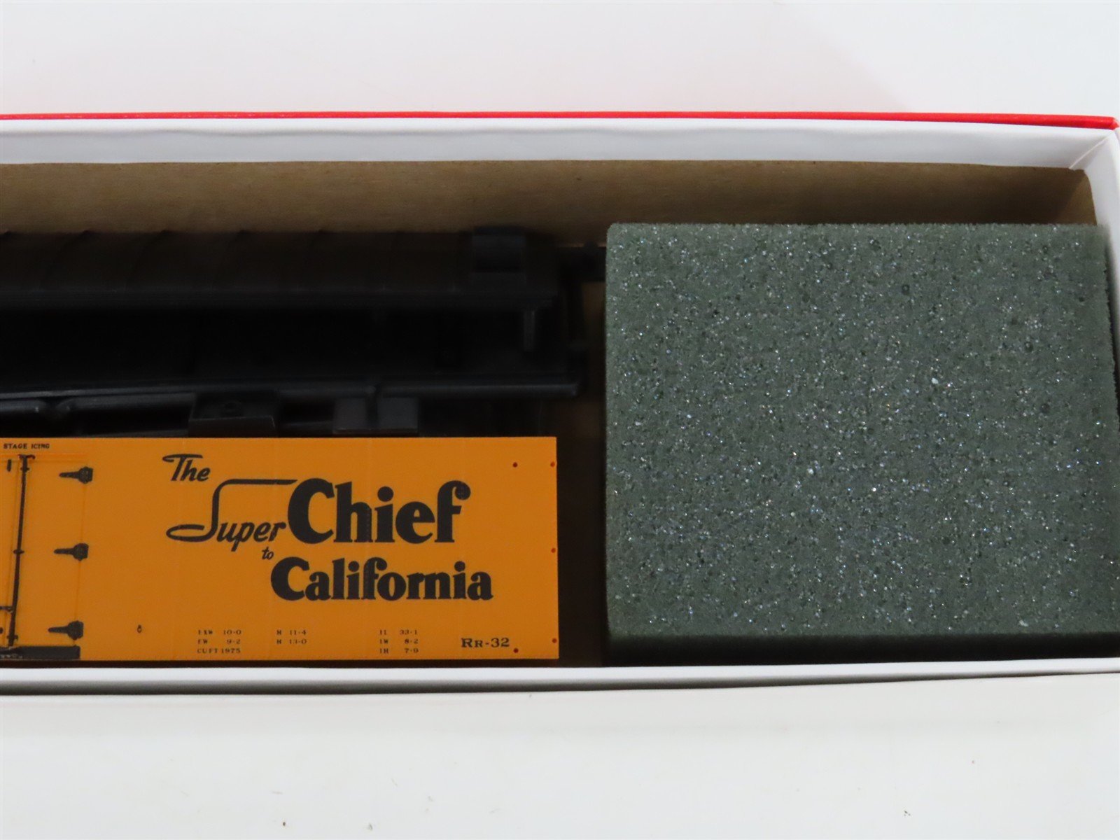 LOT of 3 HO Scale Intermountain SFRD Santa Fe Refrigerator Cars Kits