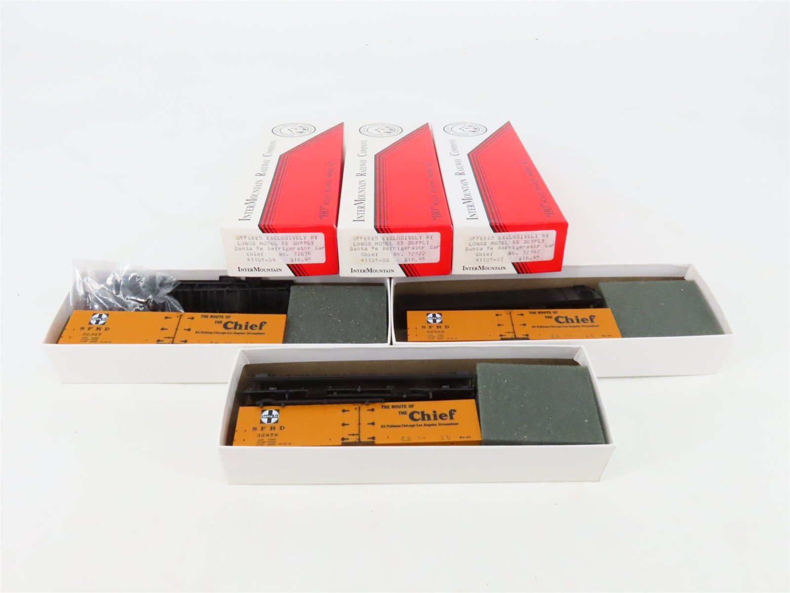 LOT of 3 HO Scale Intermountain SFRD Santa Fe Refrigerator Cars Kits