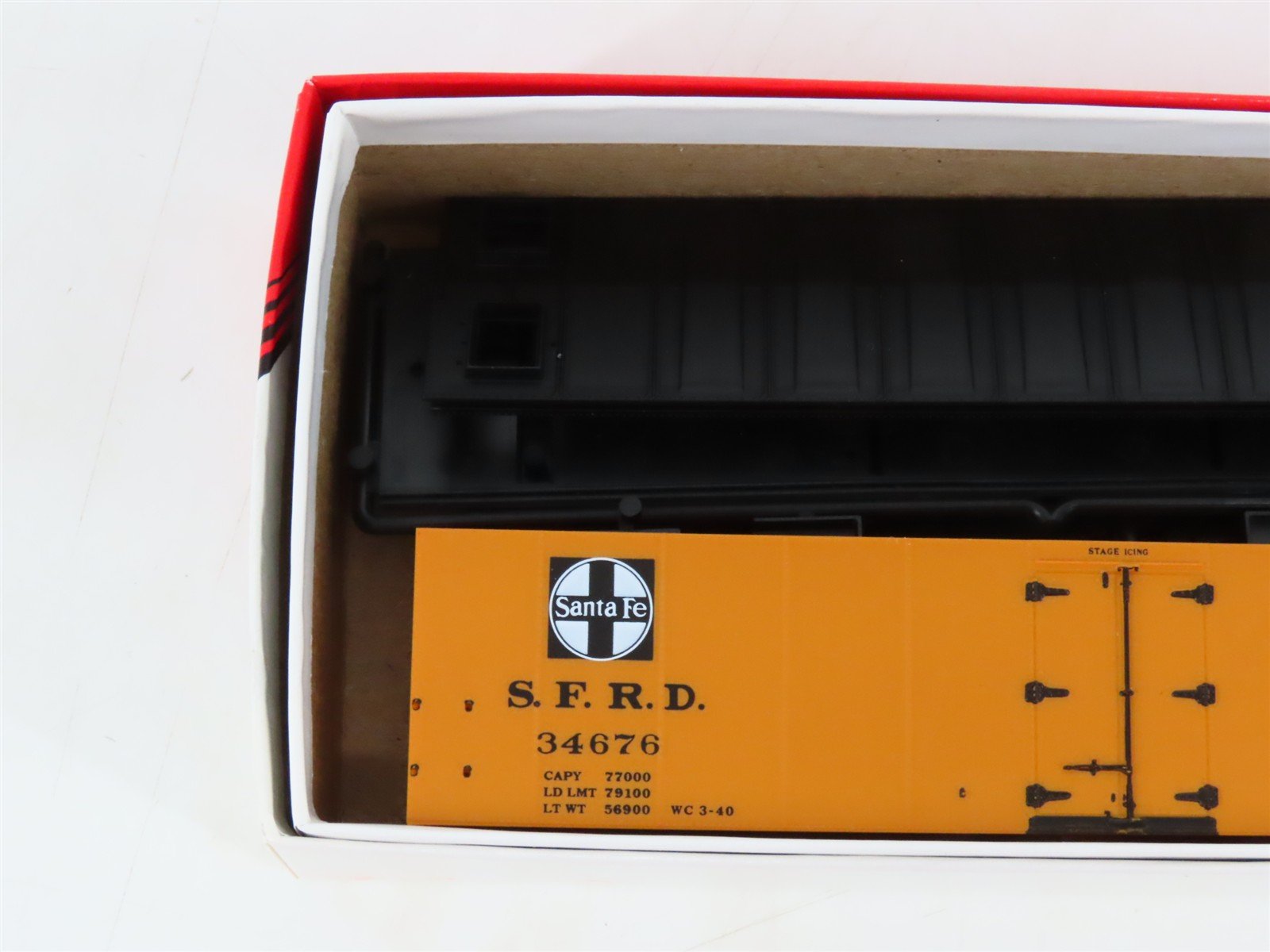 LOT of 3 HO Scale Intermountain SFRD Santa Fe Refrigerator Cars Kits