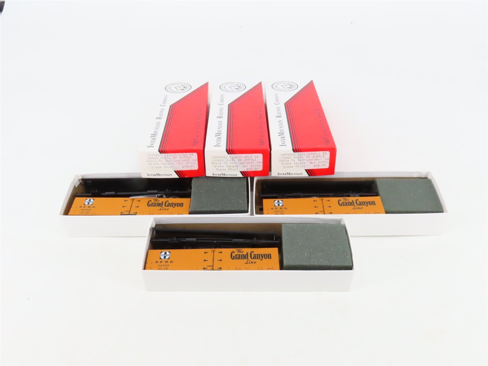 LOT of 3 HO Scale Intermountain SFRD Santa Fe Refrigerator Cars Kits