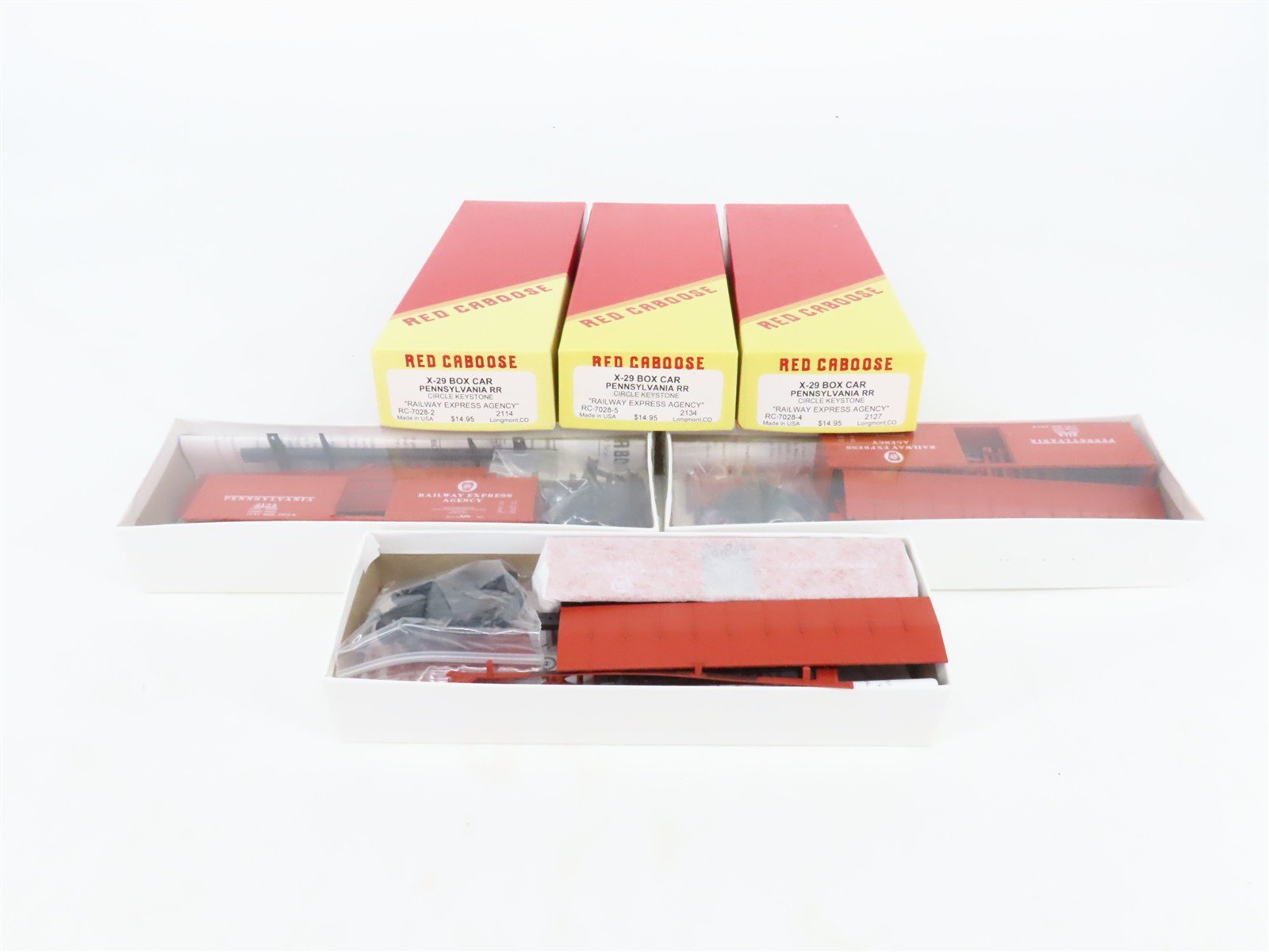 LOT of 3 HO Scale Red Caboose PRR Pennsylvania X-29 Boxcars Kits