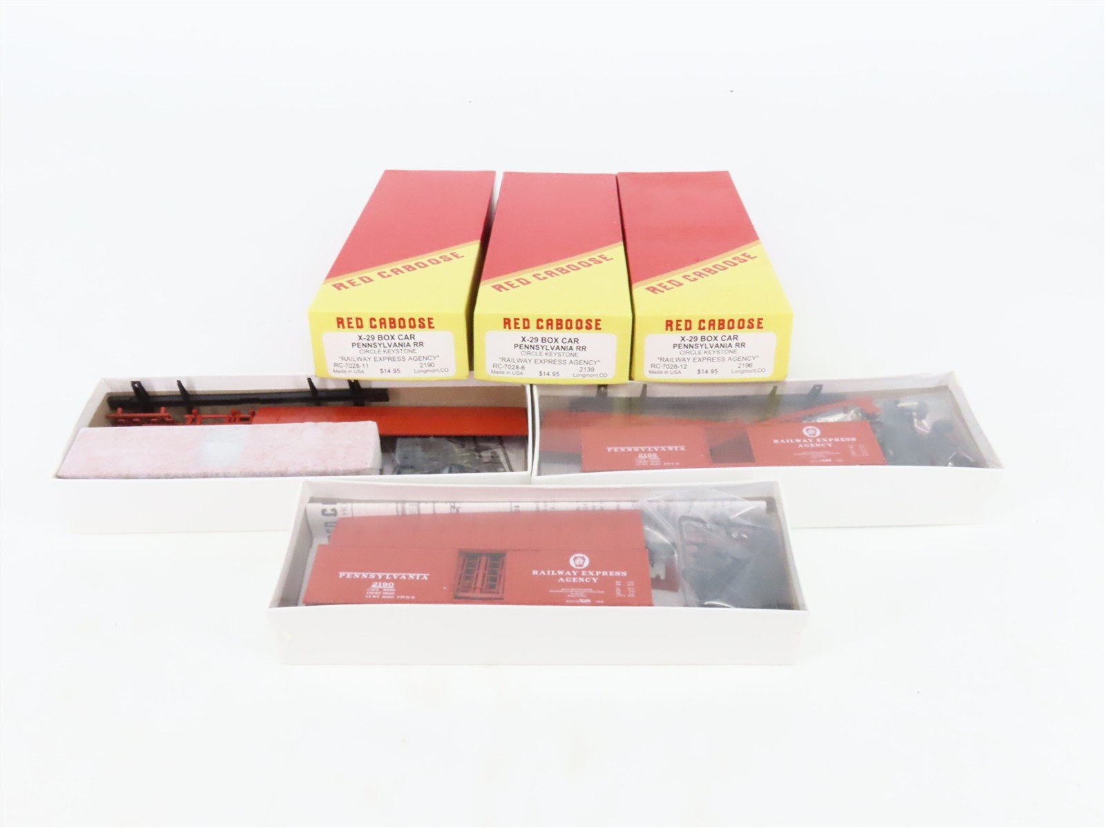 LOT of 3 HO Scale Red Caboose PRR Pennsylvania X-29 Boxcars Kits