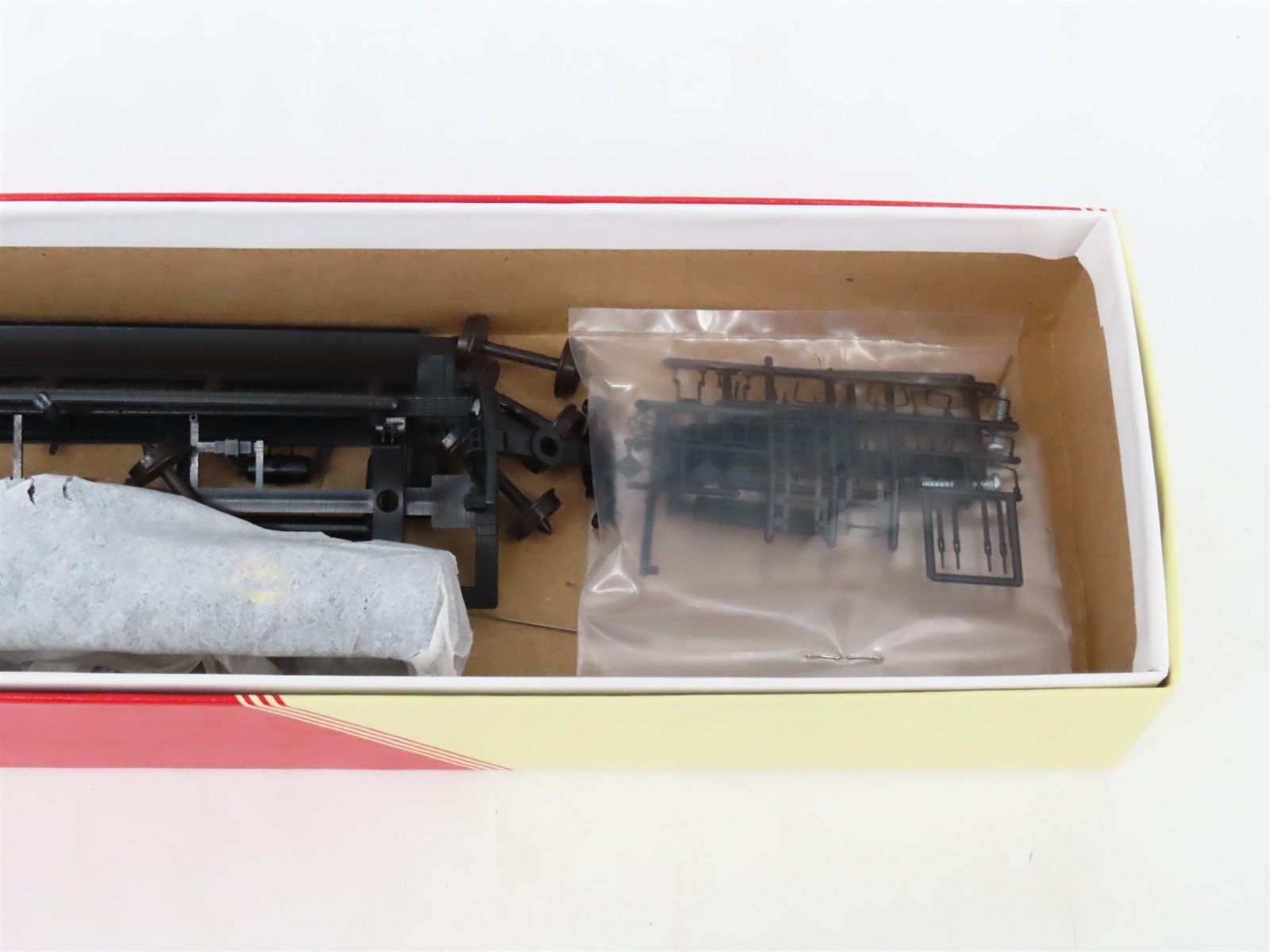 LOT of 4 HO Scale Red Caboose SUNX Sunoco 10k Gal Tankcar Kits
