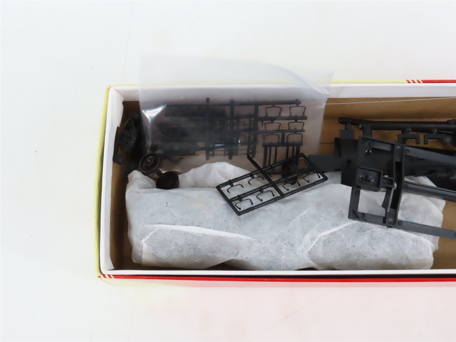 LOT of 4 HO Scale Red Caboose SUNX Sunoco 10k Gal Tankcar Kits
