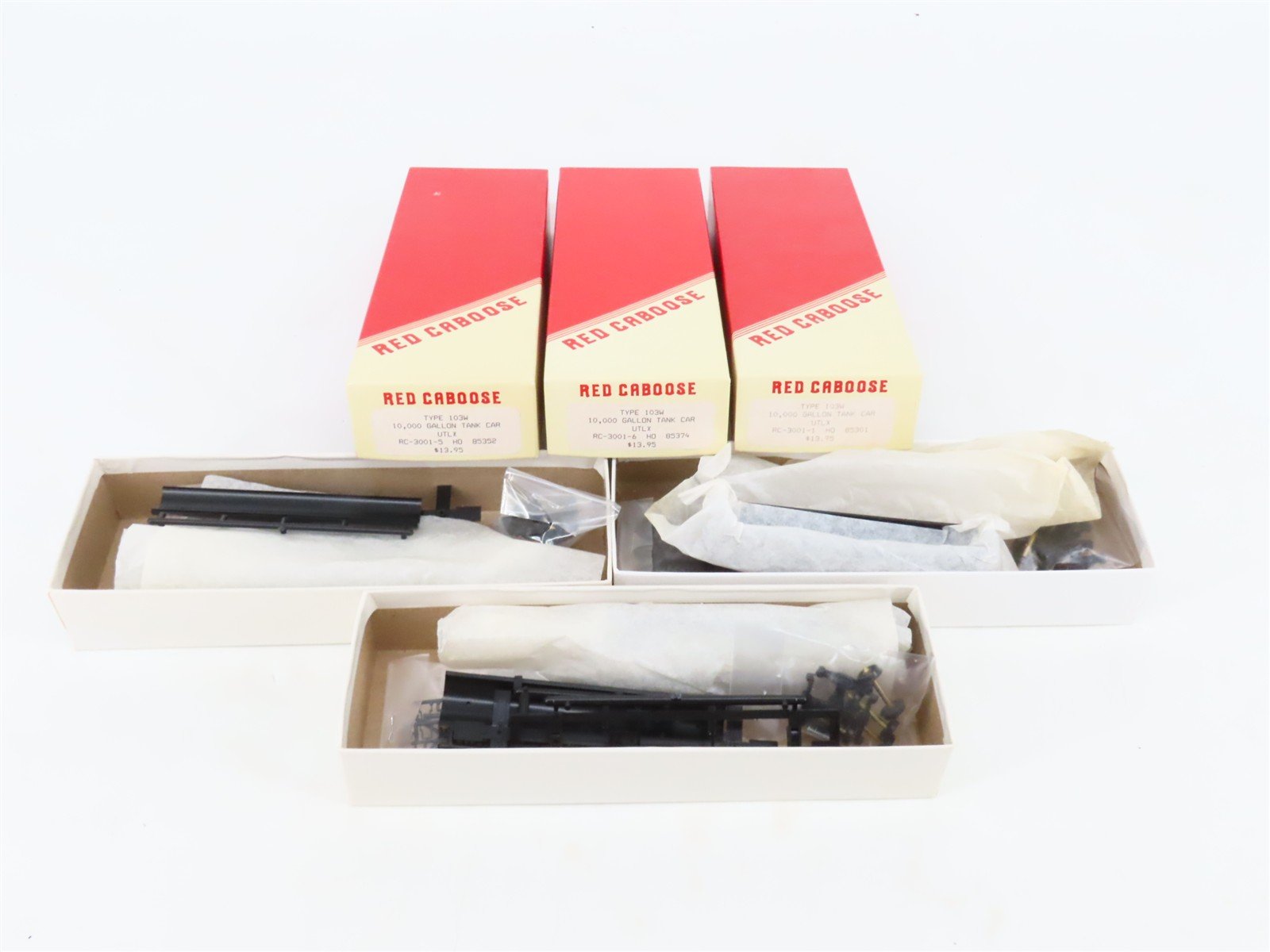 LOT of 3 HO Scale Red Caboose UTLX Leasing 10k Gal Tankcar Kits