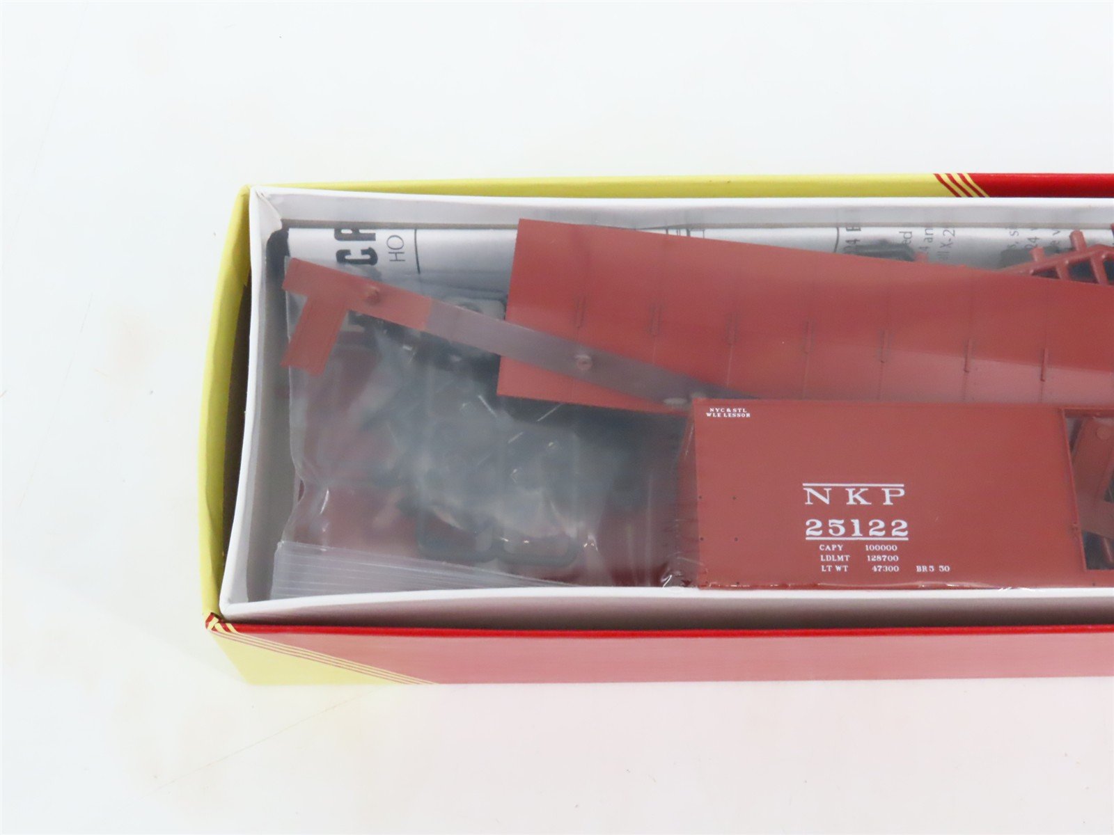 LOT of 3 HO Scale Red Caboose NKP Nickel Plate Road 40' Boxcar Kits
