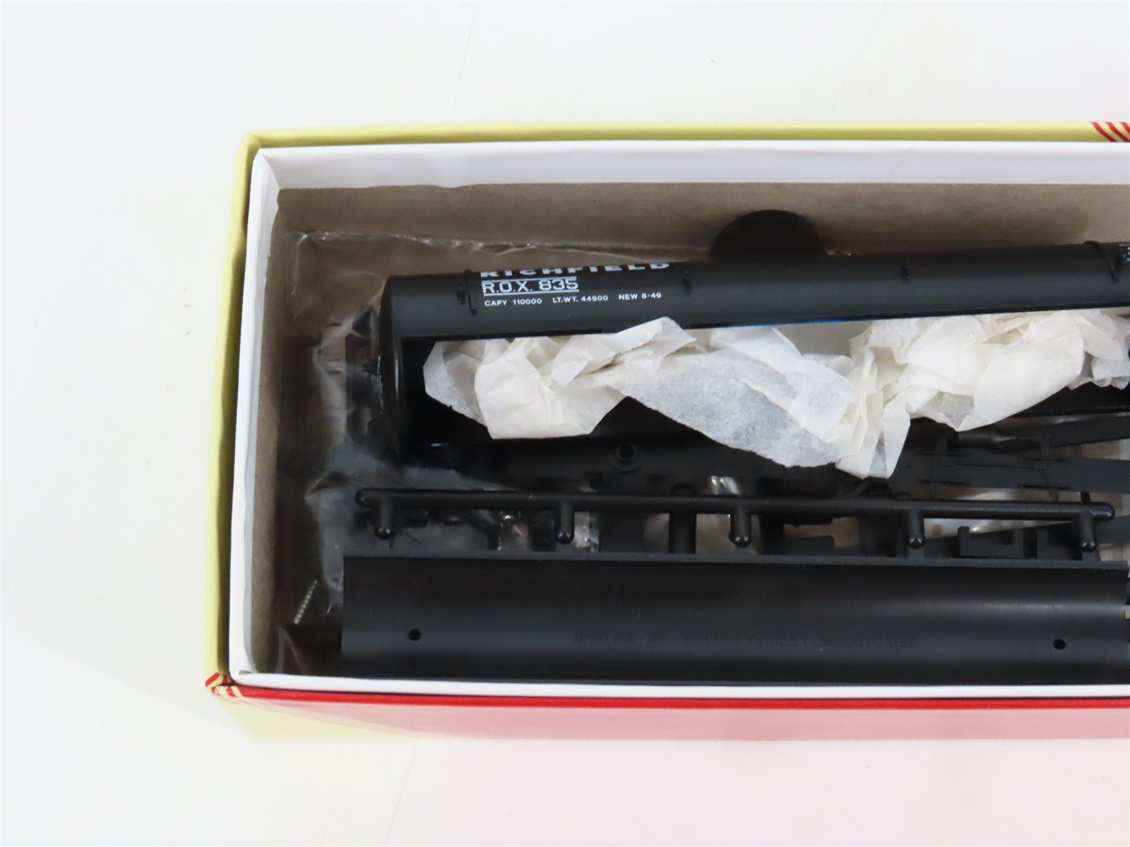 LOT of 3 HO Scale Red Caboose SCCX/ROX Shell & Richfield 10k Gal Tankcar Kits