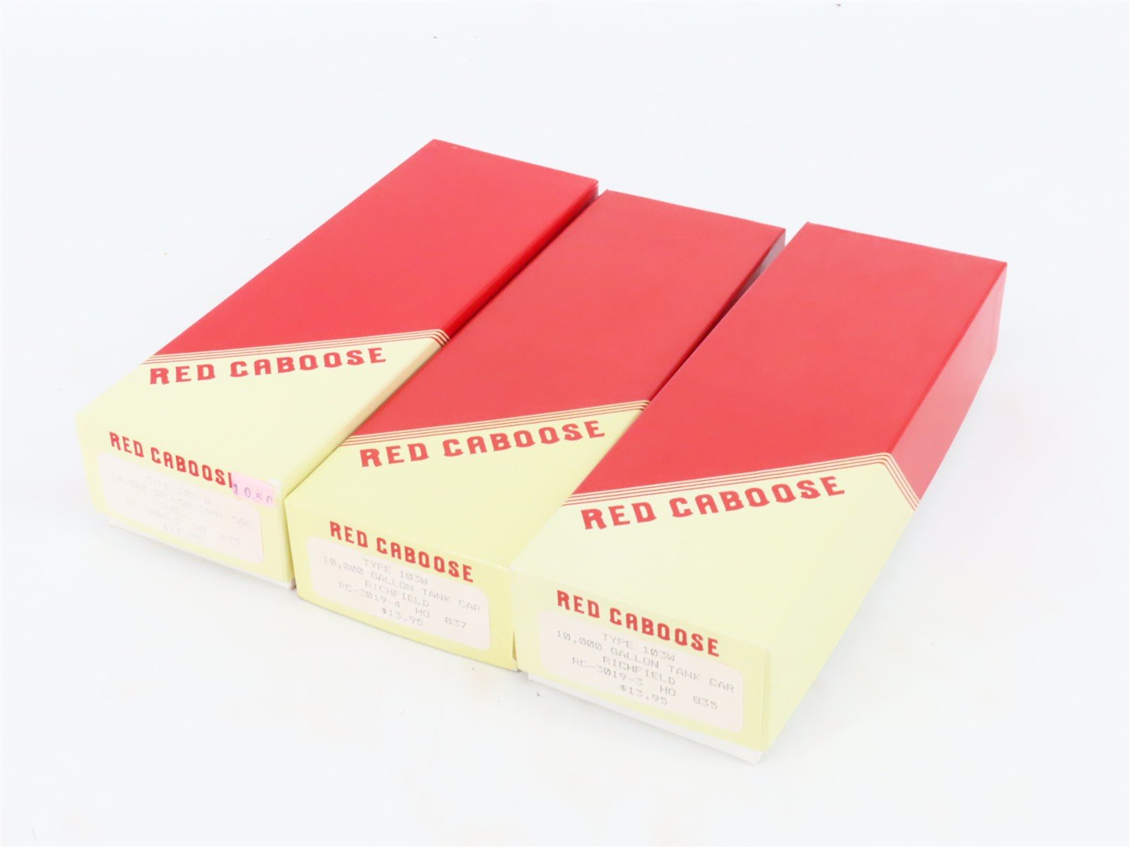 LOT of 3 HO Scale Red Caboose SCCX/ROX Shell & Richfield 10k Gal Tankcar Kits