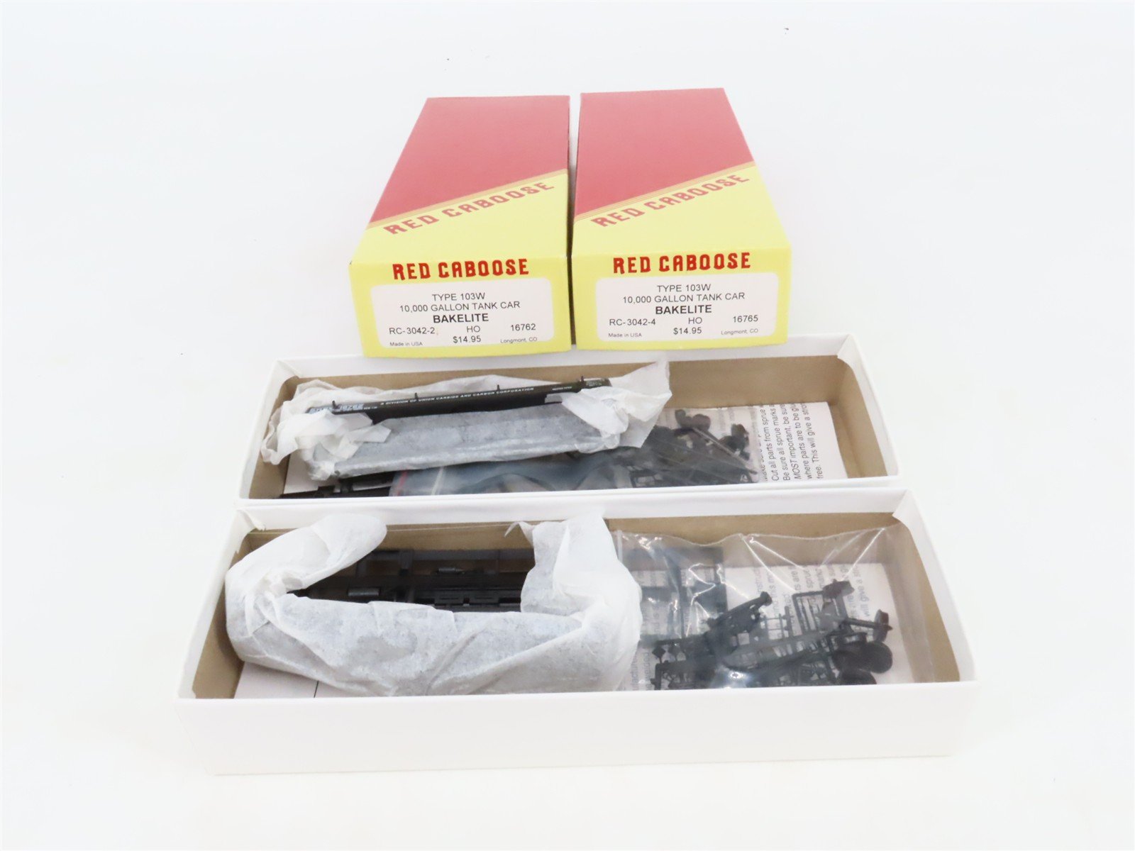 LOT of 2 HO Scale Red Caboose SHPX Bakelite Co 10k Gal Tankcar Kits