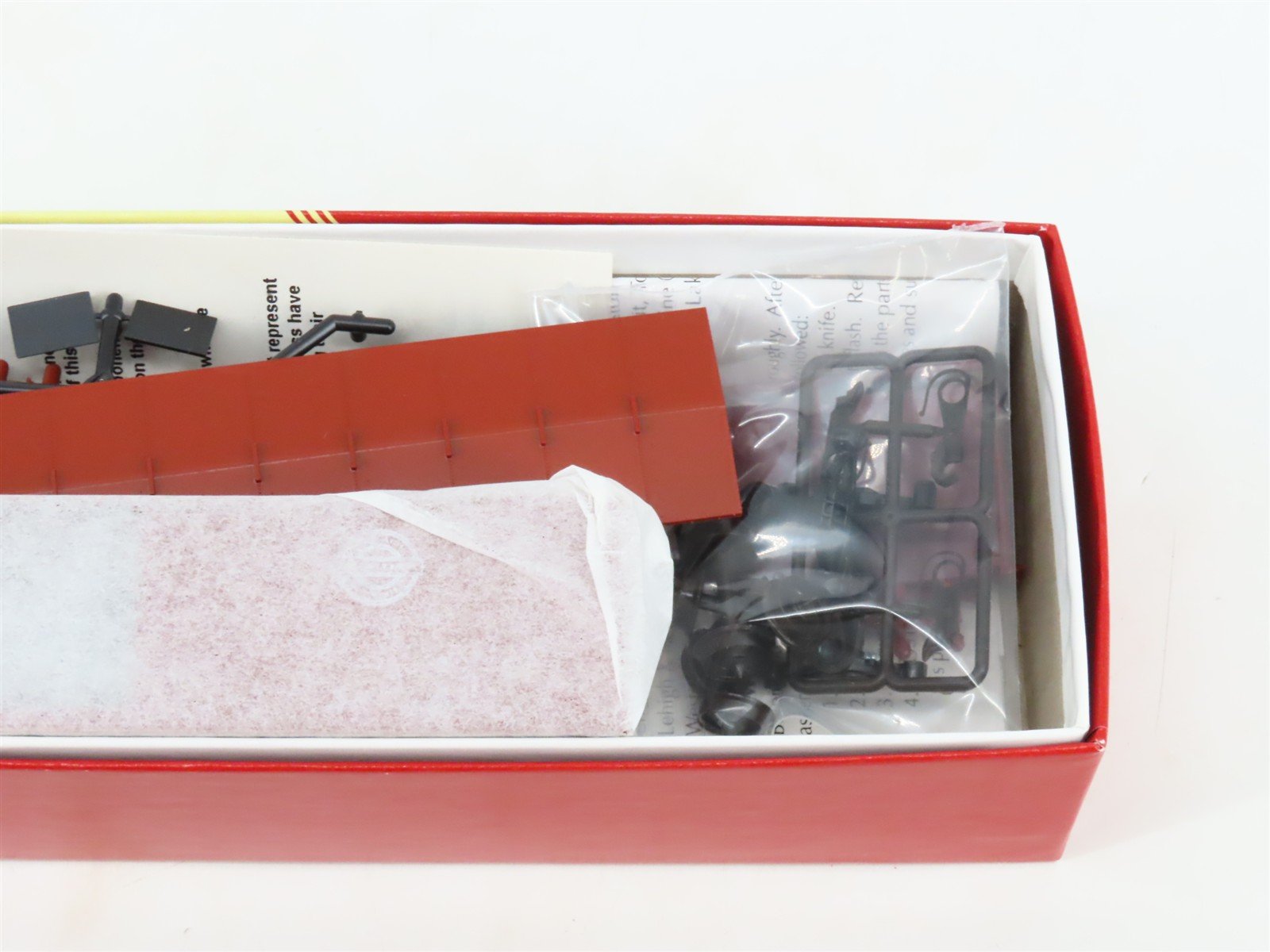 LOT of 2 HO Scale Red Caboose CGW Chicago Great Western 40' Boxcar Kits