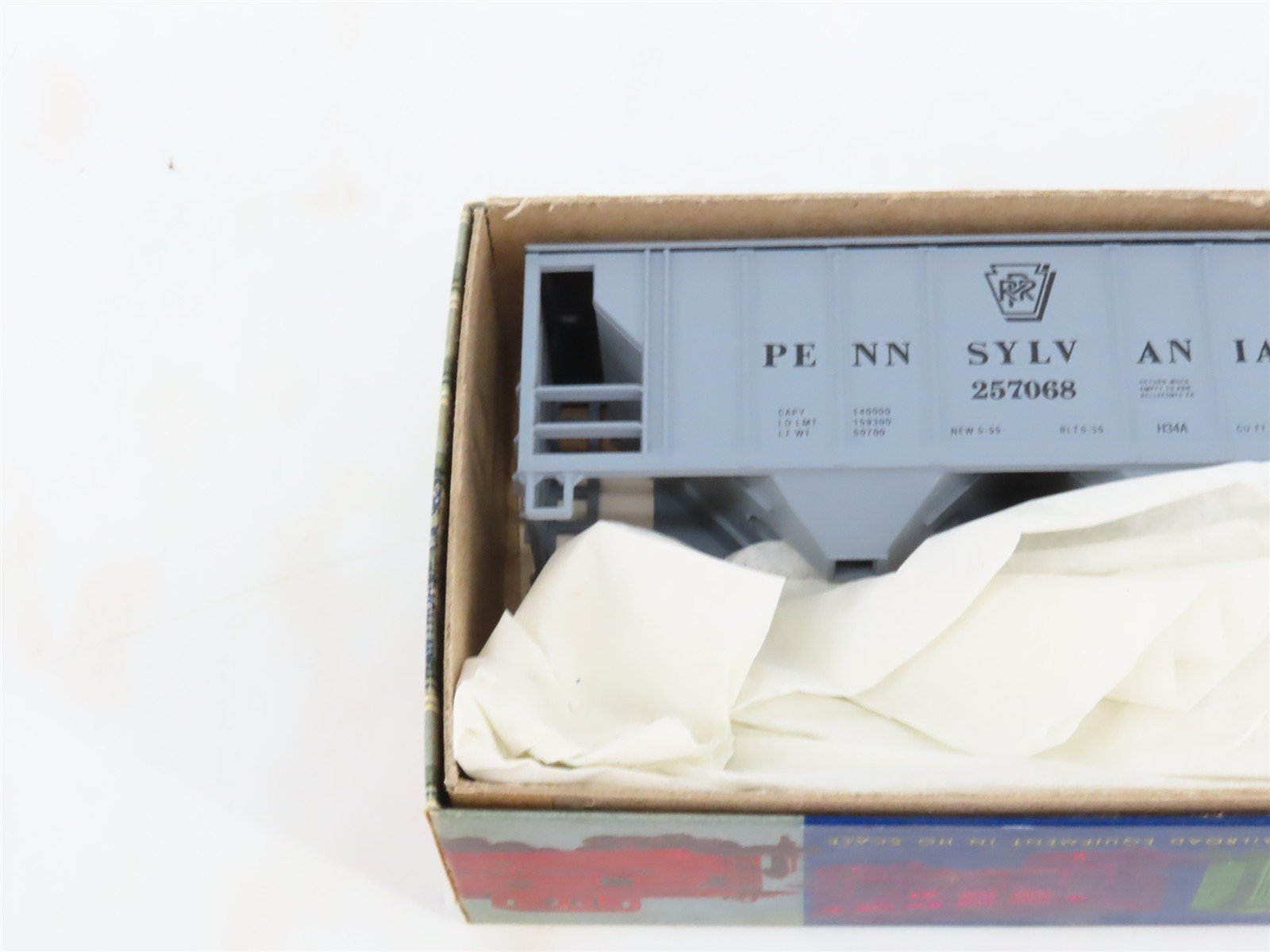 LOT of 4 HO Scale Roundhouse PRR/NYC 2-Bay Covered Hoppers & Caboose Kits