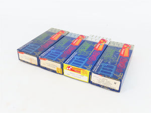 LOT of 4 HO Scale Roundhouse PRR/NYC 2-Bay Covered Hoppers & Caboose Kits