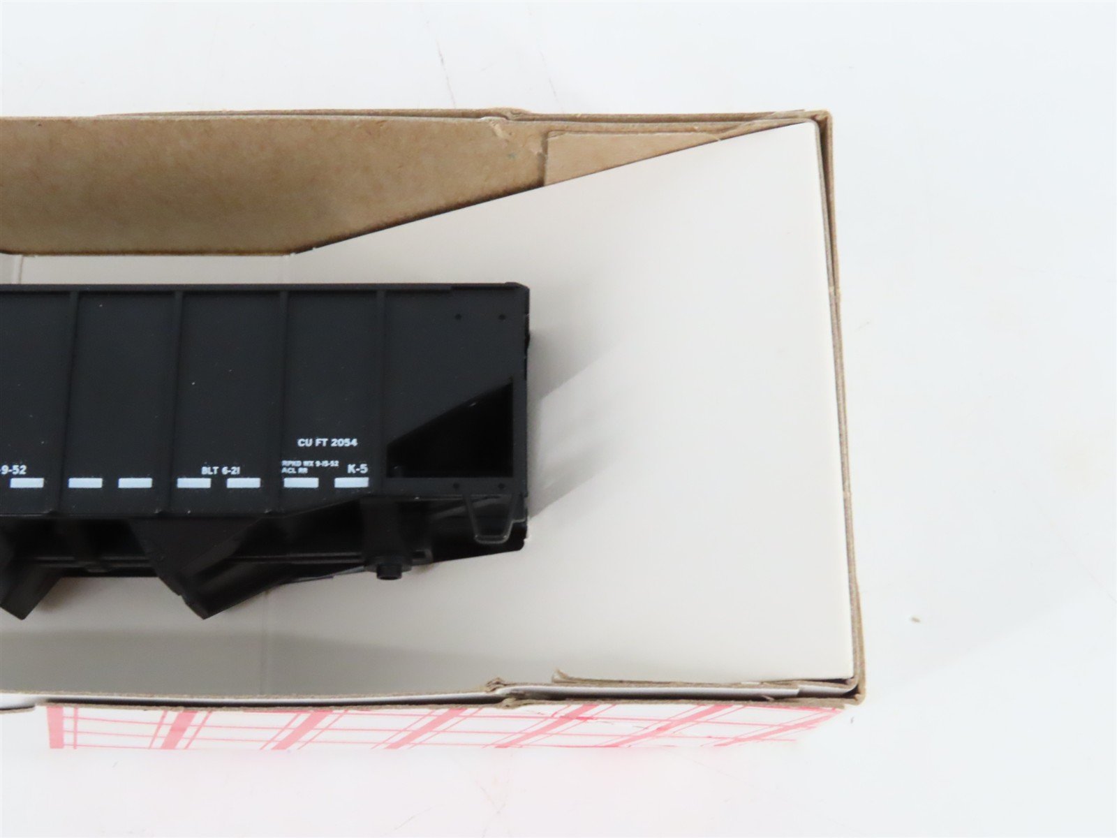 LOT of 5 HO Scale Stewart Kits D&H, NYC, CNJ, & ACL 2-Bay & 3-Bay Open Hoppers